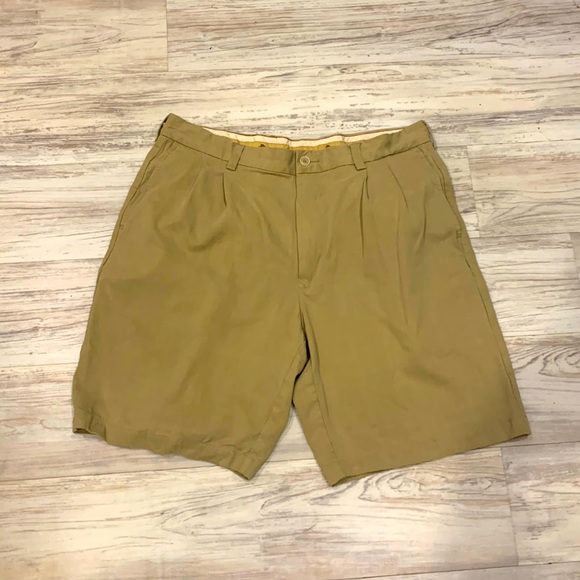 Tommy Bahama Khaki silk blend shorts size 34 - Picture 1 of 5